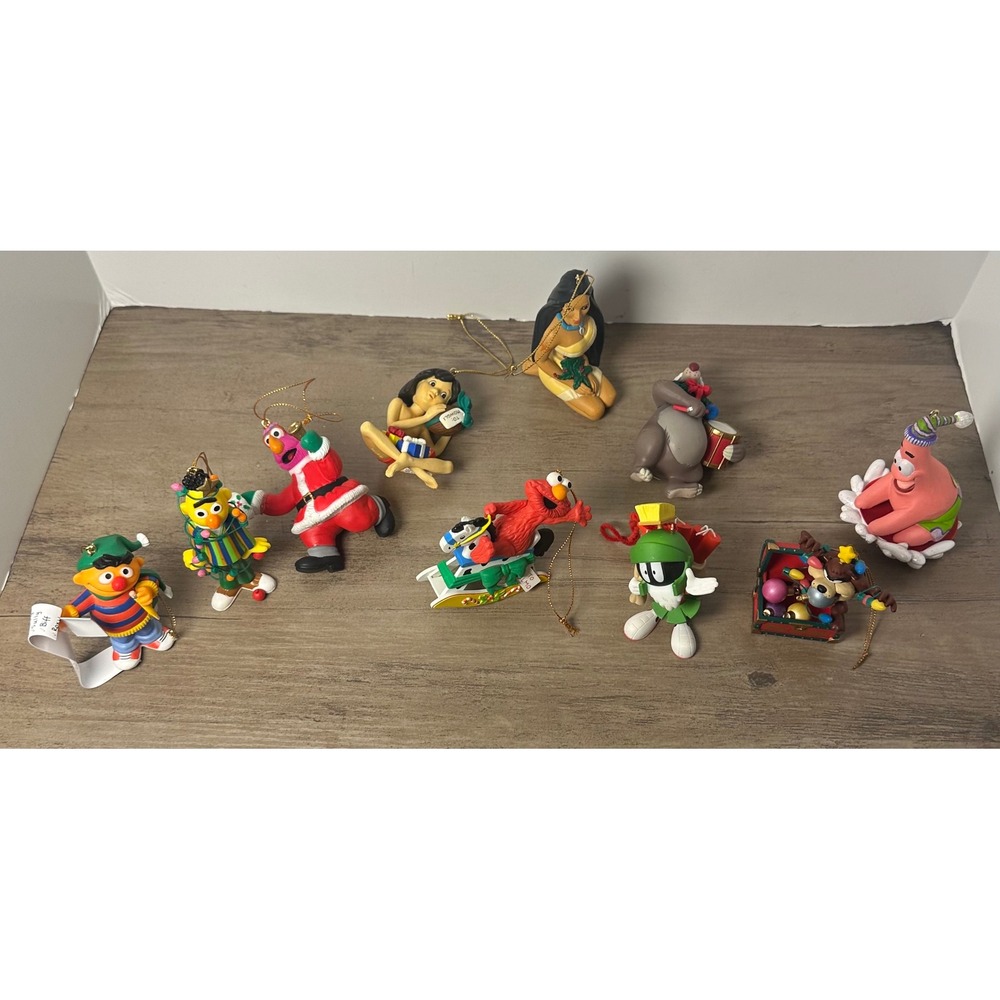 Lot of 10 Christmas Ornaments Disney,‎ Hensen, Warner and More